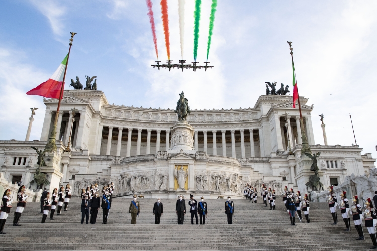 Il sorvolo delle Frecce Tricolori