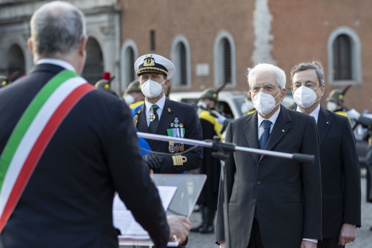 Il Presidente della Repubblica Sergio Mattarella riceve il saluto del Sindaco di Roma Roberto Gualtieri
