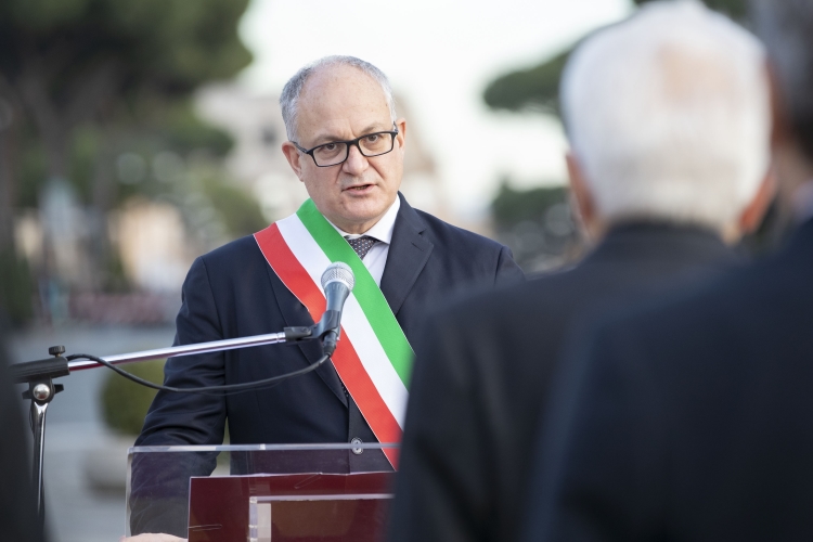 Il Presidente della Repubblica Sergio Mattarella riceve il saluto del Sindaco di Roma Roberto Gualtieri