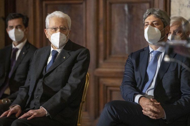 Il Presidente della repubblica Sergio Mattarella con il Presidente della Camera Roberto Fico in occasione della cerimonia di insediamento al Palazzo del Quirinale