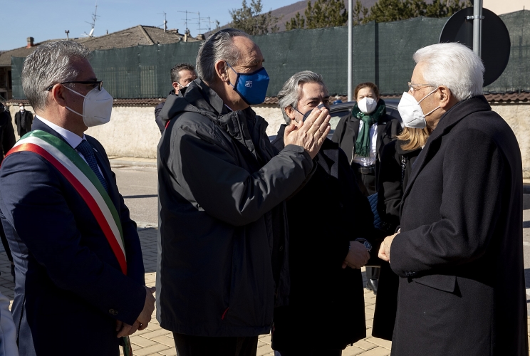  Il Presidente Sergio Mattarella accolto dalle autorità locali in occasione della visita a  Norcia