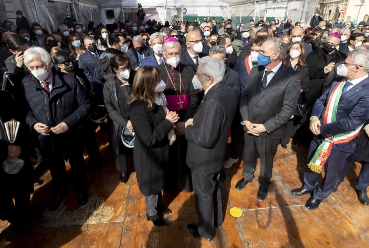 Il Presidente Sergio Mattarella al termine del suo indirizzo di saluto a Norcia