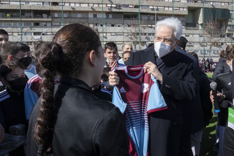 Il Presidente della Repubblica Sergio Mattarella in occasione dell’inaugurazione del "Campo dei Miracoli", nuovo campo di calcio a 11 all’interno del Centro Sportivo Valentina Venanzi
