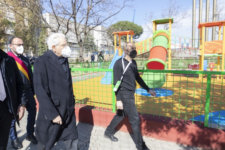 Il Presidente della Repubblica Sergio Mattarella in occasione dell’inaugurazione del "Campo dei Miracoli", nuovo campo di calcio a 11, nell’ambito dell’iniziativa Calciosociale Italia.
