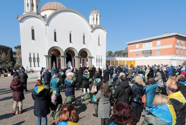 Il Presidente Mattarella alla messa presso la Basilica di Santa Sofia a Roma
