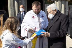 Il Presidente Mattarella al termine della messa presso la Basilica di Santa Sofia a Roma