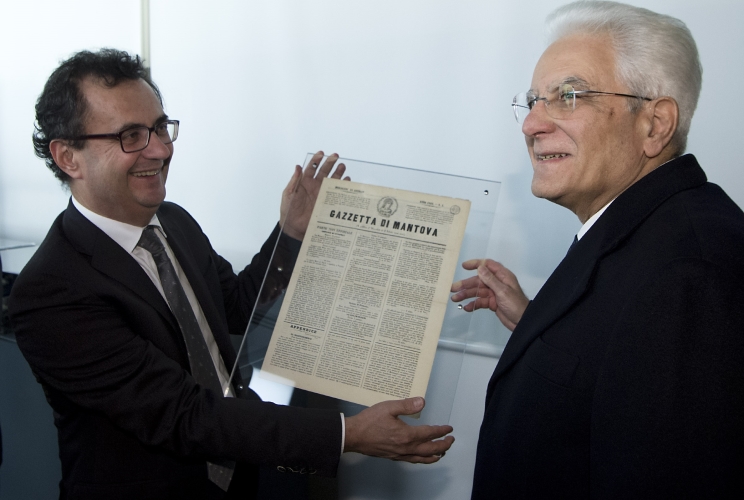 Il Presidente Sergio Mattarella nel corso della visita alla Gazzetta di Mantova