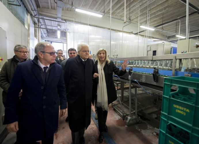 Il Presidente Sergio Mattarella visita lo stabilimento della S.I.BE – Acqua Roana