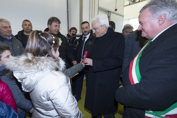 Il Presidente Sergio Mattarella incontra la popolazione colpita dal terremoto allo stabilimento SAL.PI. Uno srl 