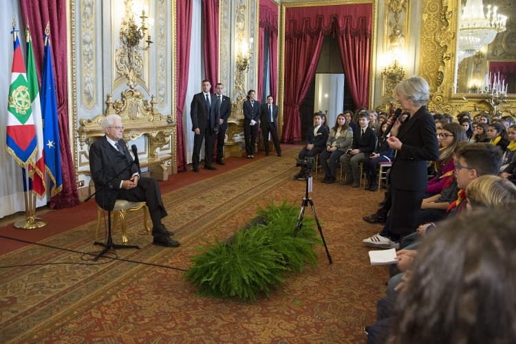 Il Presidente Sergio Mattarella incontra alcune scolaresche delle scuole secondarie di primo grado.