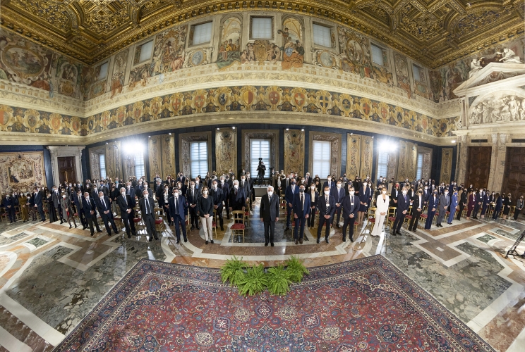 Il Presidente Sergio Mattarella al termine dell'incontro con i Magistrati ordinari in tirocinio nominati con D.M. 2 marzo 2021