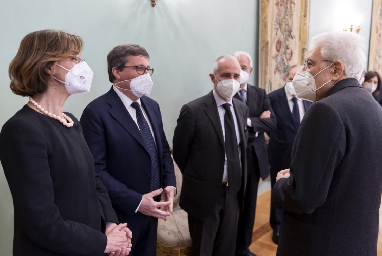 Il Presidente Sergio Mattarella con Marta Cartabia, Ministro della giustizia, David Ermini, Vice Presidente del Consiglio Superiore della Magistratura e Pietro Curzio, Primo Presidente della Corte Suprema di Cassazione, in occasione dell'incontro con i Magistrati ordinari in tirocinio nominati con D.M. 2 marzo 2021