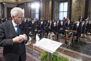 Il Presidente Sergio Mattarella rivolge il suo indirizzo di saluto in occasione dell'incontro con i Magistrati ordinari in tirocinio nominati con D.M. 2 marzo 2021