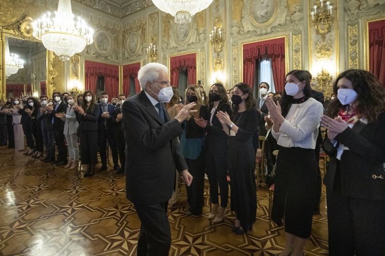 Il Presidente Sergio Mattarella al termine dell'incontro con i Magistrati ordinari in tirocinio nominati con D.M. 2 marzo 2021