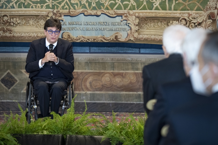 Il Presidente della Repubblica Sergio Mattarella durante l'intervento di Luca Pancalli Presidente del Comitato Italiano Paralimpico, in occasione della cerimonia di restituzione della Bandiera da parte degli atleti italiani di ritorno dai Giochi Olimpici e Paralimpici invernali di Pechino 2022
