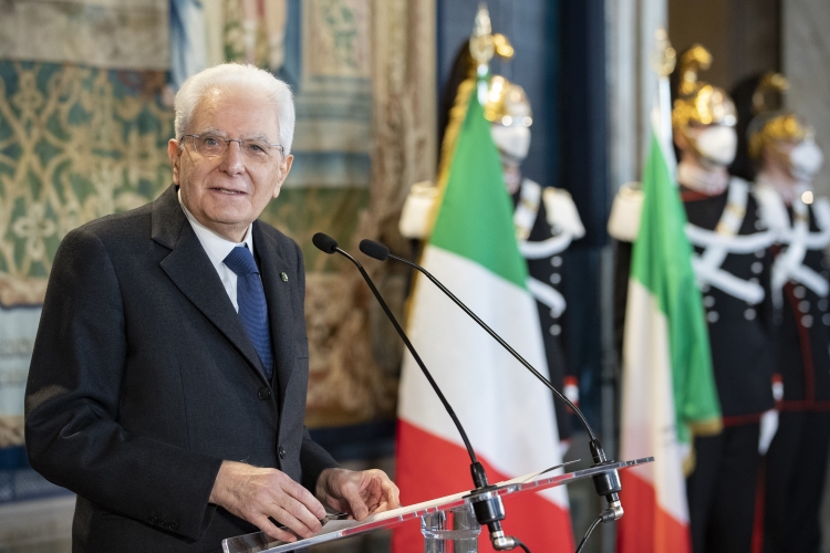 Il Presidente della Repubblica Sergio Mattarella in occasione della cerimonia di restituzione della Bandiera da parte degli atleti italiani di ritorno dai Giochi Olimpici e Paralimpici invernali di Pechino 2022
