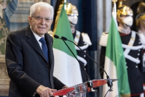 Il Presidente della Repubblica Sergio Mattarella in occasione della cerimonia di restituzione della Bandiera da parte degli atleti italiani di ritorno dai Giochi Olimpici e Paralimpici invernali di Pechino 2022