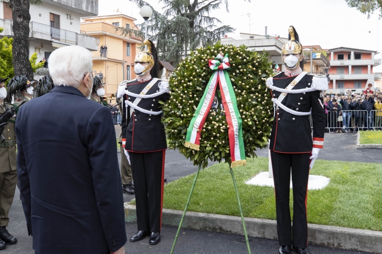 Il Presidente della Repubblica Sergio Mattarella ad Acerra depone una corona d’alloro in occasione del 77° anniversario della Liberazione    
