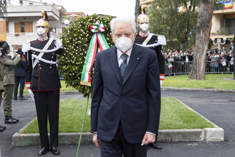 Il Presidente della Repubblica Sergio Mattarella ad Acerra depone una corona d’alloro in occasione del 77° anniversario della Liberazione    
