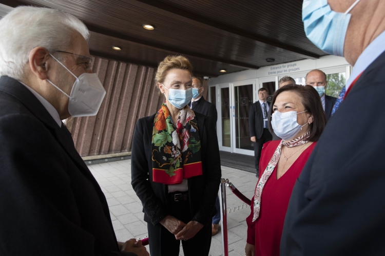 Il Presidente della Repubblica Sergio Mattarella a Strasburgo a Palais de l’Europe, accolto dal Segretario Generale dell’Assemblea Parlamentare del Consiglio d’Europa, Sig.ra Despina Chatzivassiliou-Tsovilis, in occasione del suo intervento all'Assemblea Parlamentare del Consiglio d'Europa
