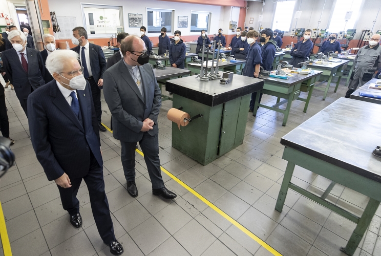 Il Presidente Sergio Mattarella nel corso della visita all’Istituto Salesiano “G. Bearzi”