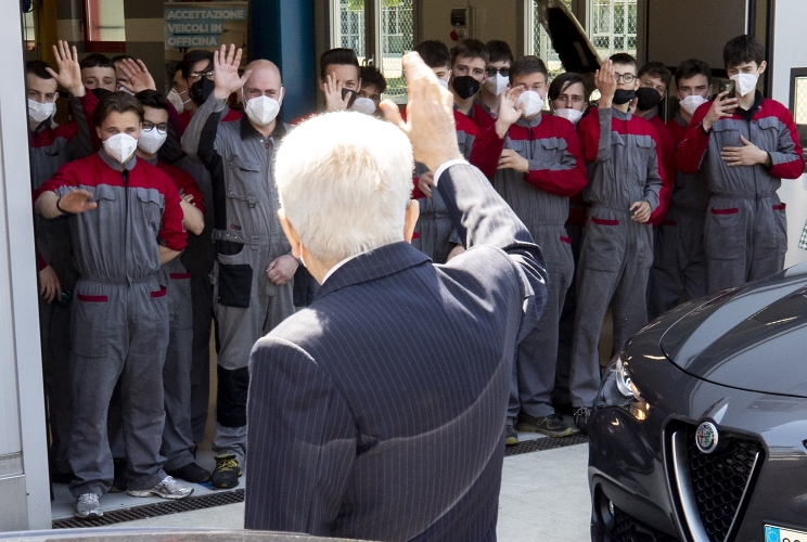 Il Presidente Sergio Mattarella al termine della visita all’Istituto Salesiano “G. Bearzi”