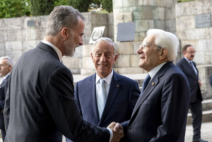 Guimaraes - Il Presidente Sergio Mattarella con il Presidente del Portogallo Marcelo Rebelo de Sousa e il Re di Spagna Felipe VI