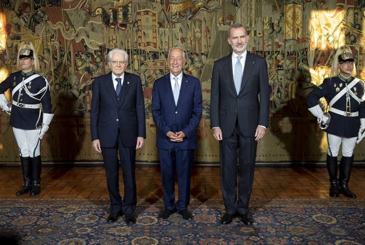 Guimaraes - Il Presidente Sergio Mattarella con il Presidente del Portogallo Marcelo Rebelo de Sousa e il Re di Spagna Felipe VI