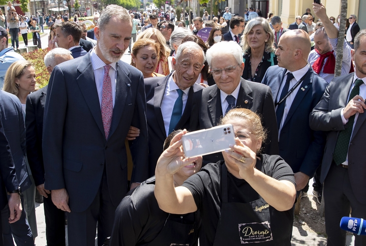 Braga - Il Presidente Sergio Mattarella con il Presidente del Portogallo Marcelo Rebelo de Sousa e il Re di Spagna Felipe VI al termine del COTEC raggiungono l'università del Minho