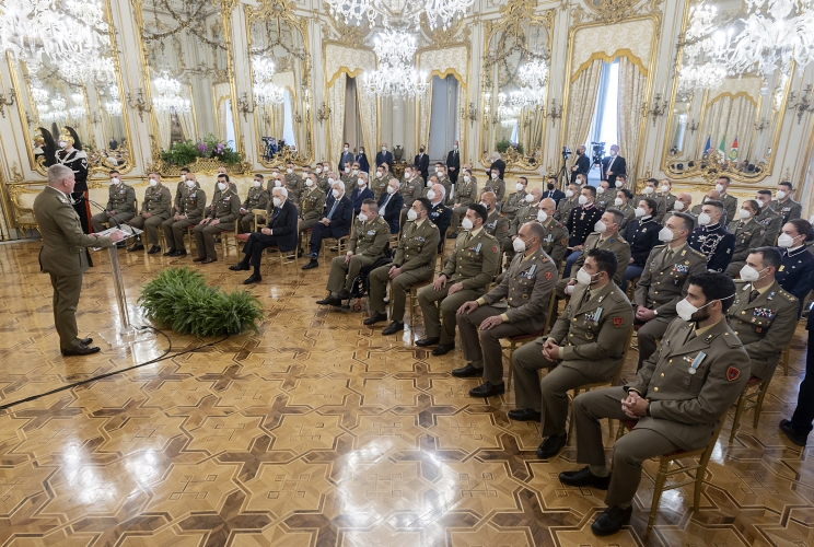 Il Gen. C.A. Pietro Serino, Capo di Stato Maggiore dell’Esercito italiano rivolge il suo indirizzo di saluto al Presidente Sergio Mattarella