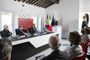 Il Presidente della Repubblica Sergio Mattarella durante il suo intervento alla sede centrale della Scuola superiore della magistratura “Mario Amato”
