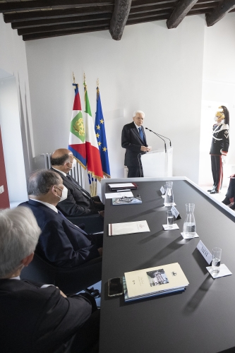 Il Presidente della Repubblica Sergio Mattarella durante il suo intervento alla sede centrale della Scuola superiore della magistratura “Mario Amato”
