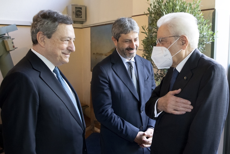 Il Presidente della Repubblica Sergio Mattarella in occasione del Forum "Verso Sud: la strategia europea per una nuova stagione geopolitica, economica e socio-culturale del Mediterraneo" con il Presidente del Senato Roberto Fico e il Presidente del Consiglio Mario Draghi