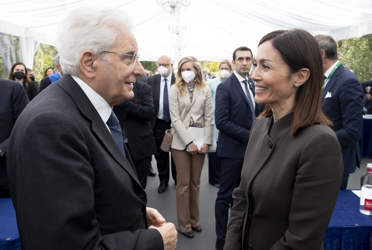 Il Presidente Sergio Mattarella con Mara Carfagna, Ministra per il Sud e la coesione sociale, in occasione del forum "Verso Sud: la strategia europea per una nuova stagione geopolitica, economica e socio- culturale del Mediterraneo"