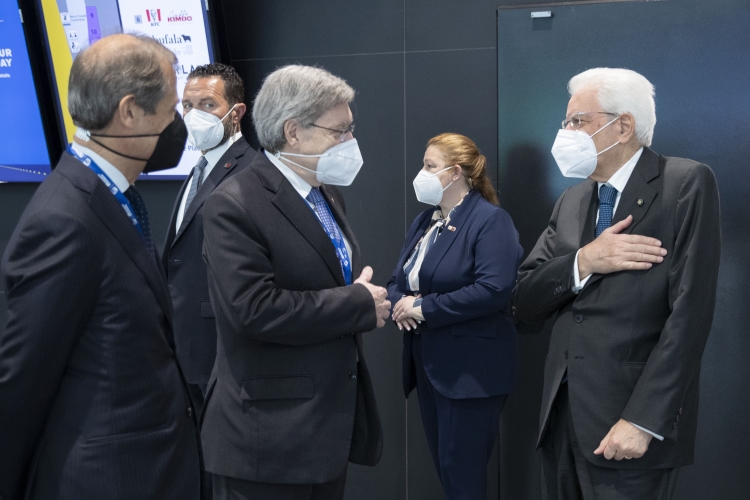 Il Presidente della Repubblica Sergio Mattarella con Enrico Giovannini, Ministro delle infrastrutture e della mobilità sostenibili,in occasione dell'inaugurazione della nuova area d’imbarco A dell’Aeroporto “Leonardo Da Vinci” di Fiumicino
