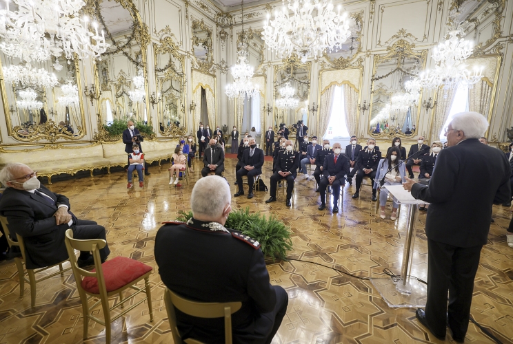 Il Presidente Sergio Mattarella con il Comandante Generale dell’Arma dei Carabinieri, Gen. C.A. Teo Luzi, unitamente ad una delegazione, per la presentazione del Convegno Internazionale, organizzato in occasione della Giornata Mondiale della Biodiversità