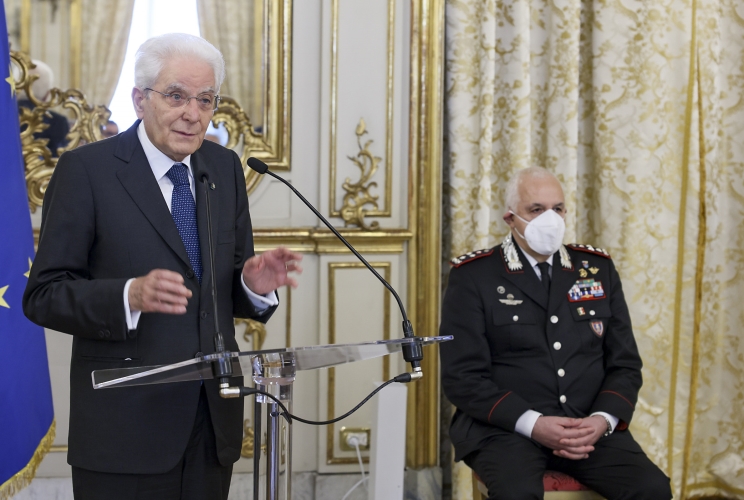 Il Presidente Sergio Mattarella con il Comandante Generale dell’Arma dei Carabinieri, Gen. C.A. Teo Luzi, unitamente ad una delegazione, per la presentazione del Convegno Internazionale, organizzato in occasione della Giornata Mondiale della Biodiversità