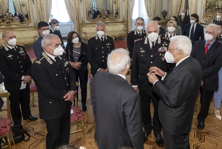 Il Presidente Sergio Mattarella con il Comandante Generale dell’Arma dei Carabinieri Gen. C.A. Teo Luzi e il Ministro dell'Istruzione Patrizio Bianchi, unitamente ad una delegazione, per la presentazione del Convegno Internazionale, organizzato in occasione della Giornata Mondiale della Biodiversità