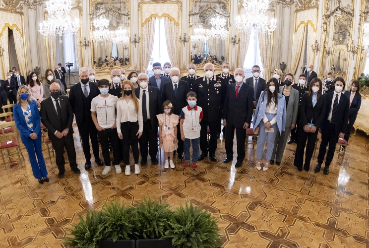 Il Presidente Sergio Mattarella con il Comandante Generale dell’Arma dei Carabinieri Gen. C.A. Teo Luzi e il Ministro dell'Istruzione Patrizio Bianchi, unitamente ad una delegazione, per la presentazione del Convegno Internazionale, organizzato in occasione della Giornata Mondiale della Biodiversità