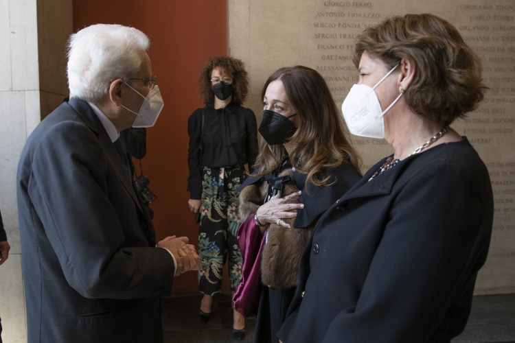Il Presidente della Repubblica Sergio Mattarella saluta Maria Cristina Messa, Ministra dell’università e della ricerca, e Daniela Mapelli, Magnifica Rettrice dell’Università degli Studi di Padova, in occasione della cerimonia di inaugurazione dell’anno accademico 2021/2022 e dell’800° anniversario di fondazione dell’Università degli Studi di Padova
