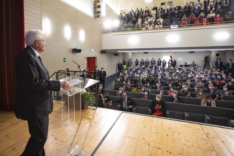 Il Presidente della Repubblica Sergio Mattarella durante il suo intervento alla cerimonia in occasione della ricorrenza del 10° anniversario del sisma in Emilia del maggio 2012
