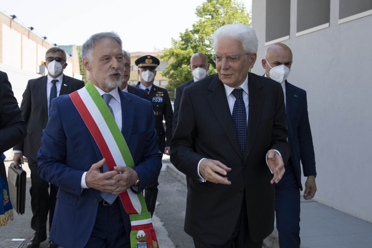 Il Presidente della Repubblica Sergio Mattarella alla Stazione Rulli Frulli con Marco Poletti, Sindaco di Finale Emilia 
