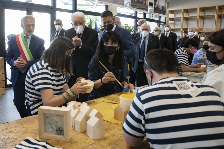 Il Presidente della Repubblica Sergio Mattarella visita i locali della Stazione Rulli Frulli