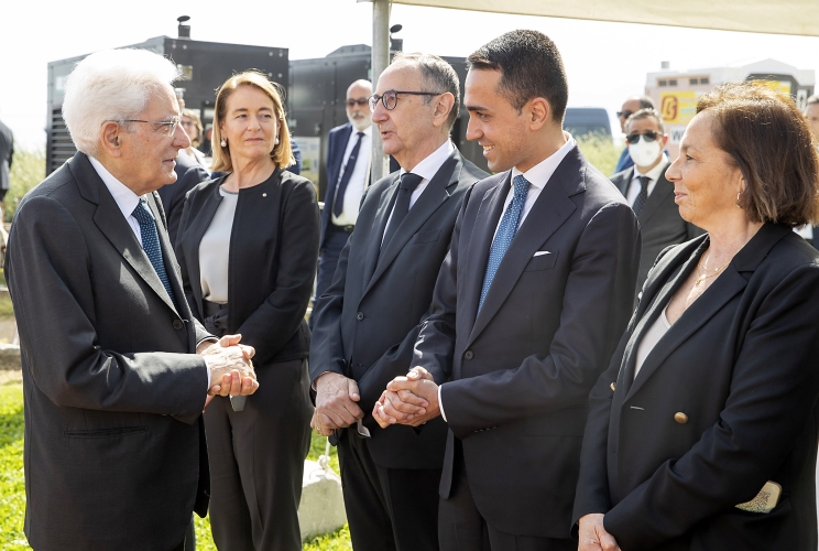 Il Presidente Sergio Mattarella saluta il Ministro degli Esteri Luigi Di Maio, e il Ministro dell'Interno Luciana Lamorgese poco prima dell'iniziativa dal titolo "La memoria di tutti, Palermo 30 anni dopo"