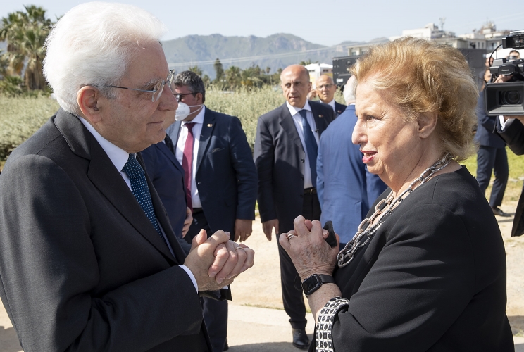 Il Presidente Sergio Mattarella con Maria Falcone, Presidente della Fondazione Falcone, in occasione dell'iniziativa dal titolo "La memoria di tutti, Palermo 30 anni dopo"