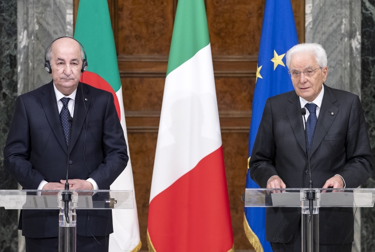 Il Presidente Sergio Mattarella e il Presidente della Repubblica Algerina Democratica e Popolare Abdelmadjid Tebboune nel corso delle dichiarazioni alla stampa