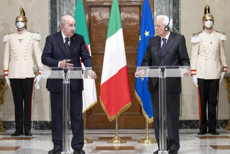 Il Presidente Sergio Mattarella e il Presidente della Repubblica Algerina Democratica e Popolare Abdelmadjid Tebboune nel corso delle dichiarazioni alla stampa