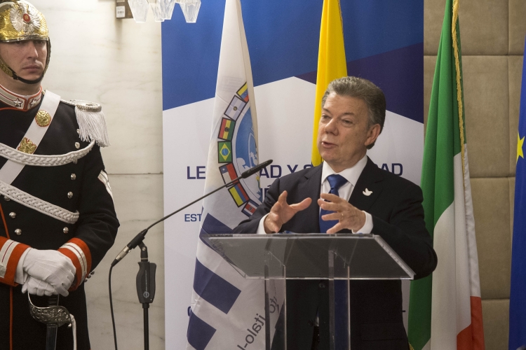 Il Presidente Sergio Mattarella con il Presidente della Repubblica di Colombia