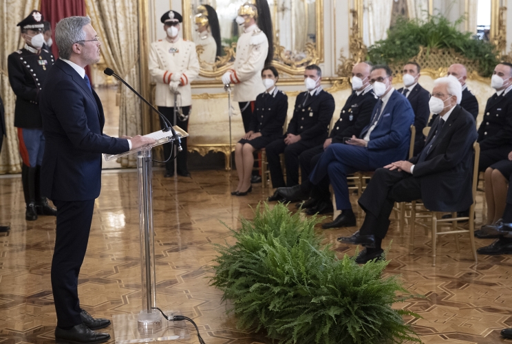 Il Presidente Sergio Mattarella nel corso dell'incontro con Carlo Renoldi, Capo del Dipartimento dell’Amministrazione Penitenziaria, unitamente ad una rappresentanza del Corpo di Polizia Penitenziaria, in occasione del 205° anniversario della sua costituzione