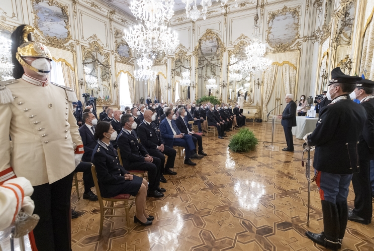 Il Presidente Sergio Mattarella nel corso dell'incontro con una rappresentanza del Corpo di Polizia Penitenziaria, in occasione del 205° anniversario della sua costituzione